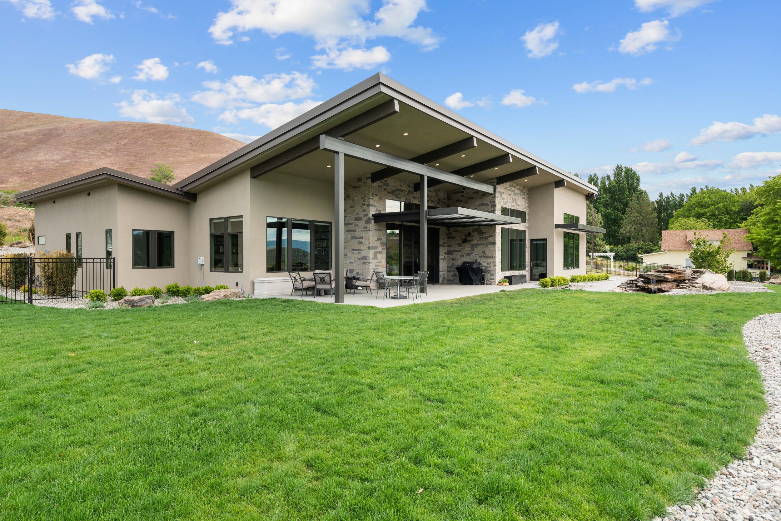 Modern home Wenatchee 