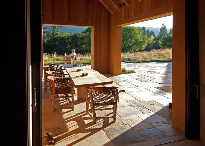 HY_outdoordining.jpg