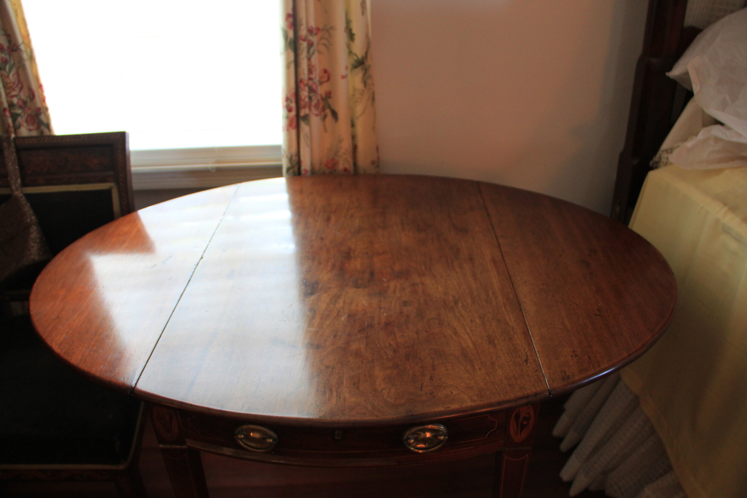 Pembroke Table with top leaves extended