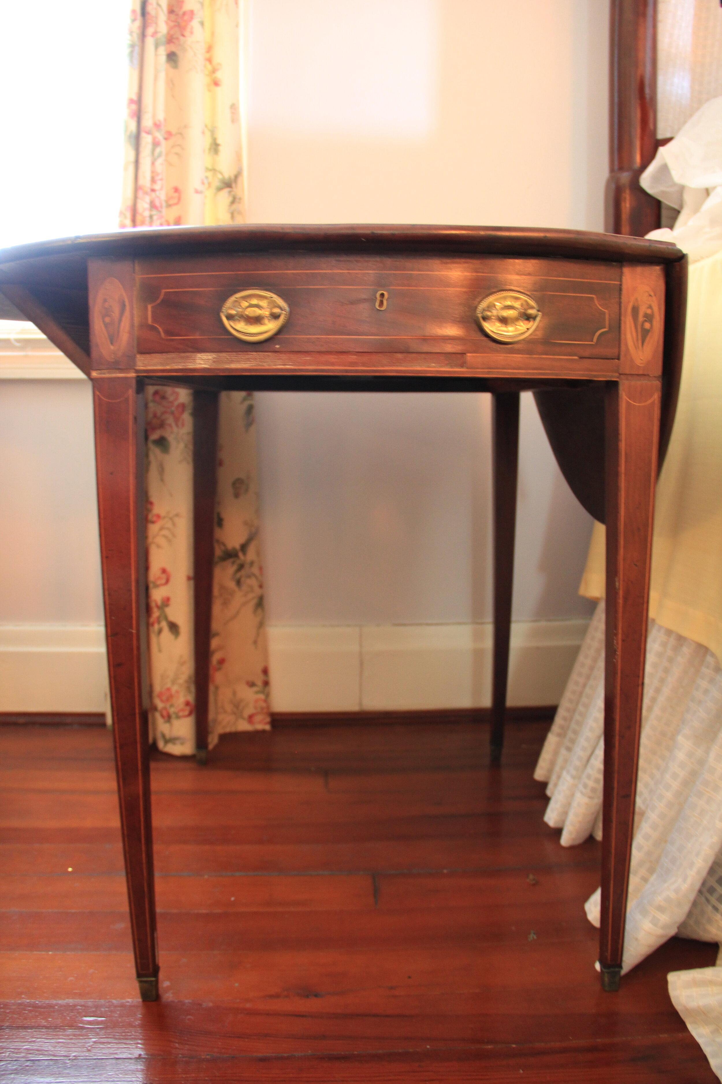 Pembroke Table made in Charleston, SC c. 1780-1800