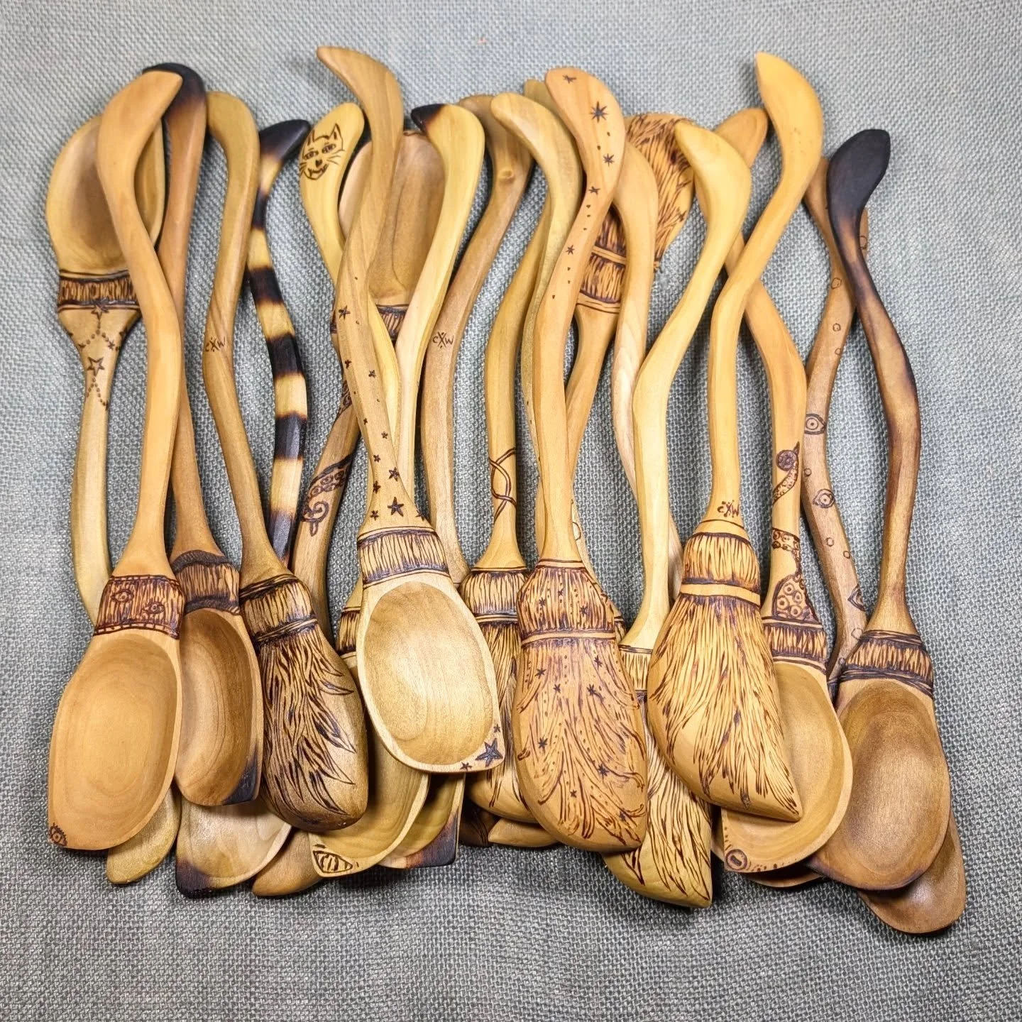 Batch of spoons ready to be shipped out. Please support local artists and small businesses this holiday season.

#shopsmall #shoplocal #supportlocalart #artislife  #handmade