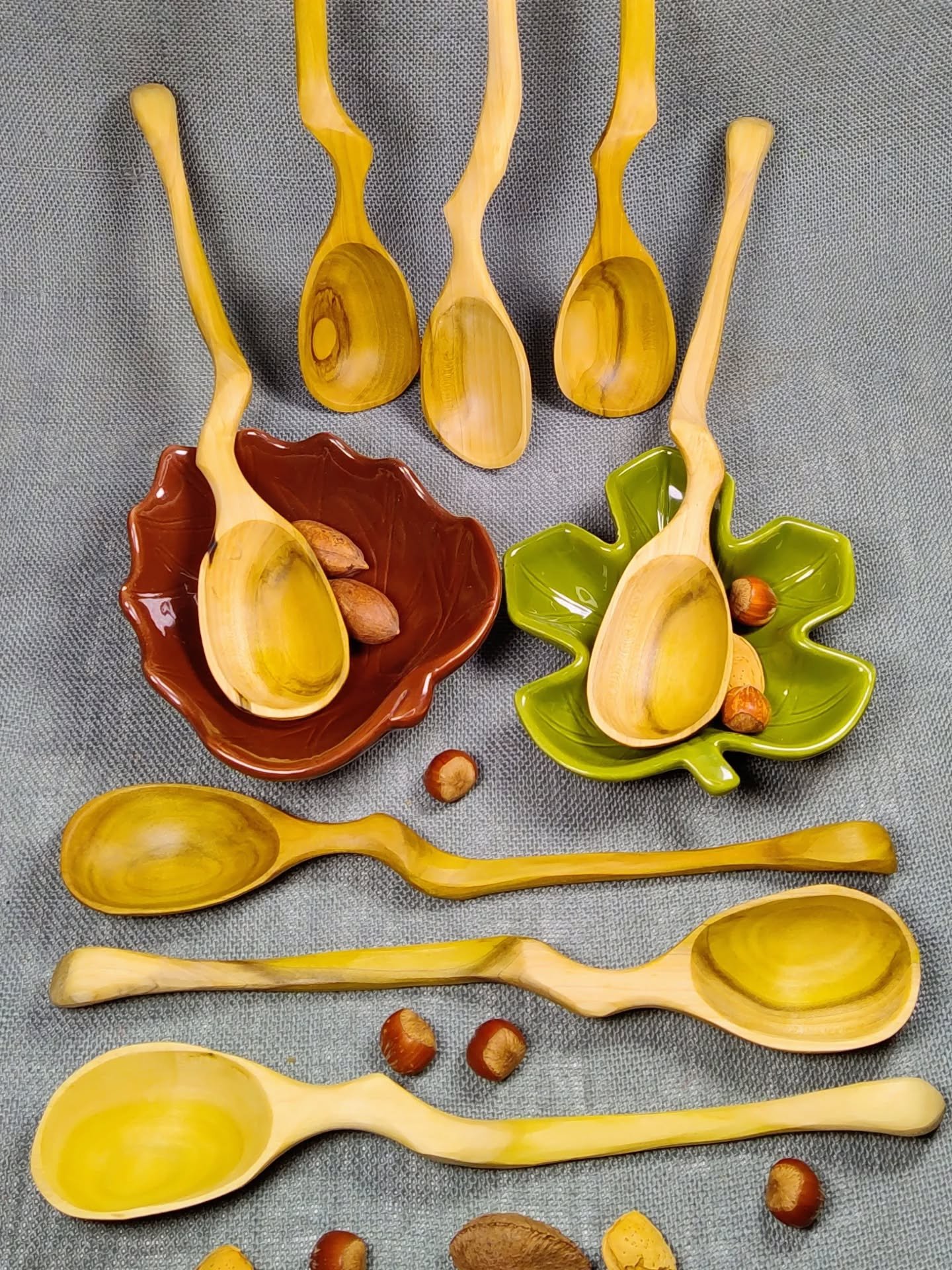 Loving the woodgrain on these hand carved poplar wood spoons we made! Thank you to all the people buying handmade this holiday season. We're so glad you like gifting our spoons do we can keep making them ✴️✨✳️✴️
#handmadegifts #SupportLocalArt #woods