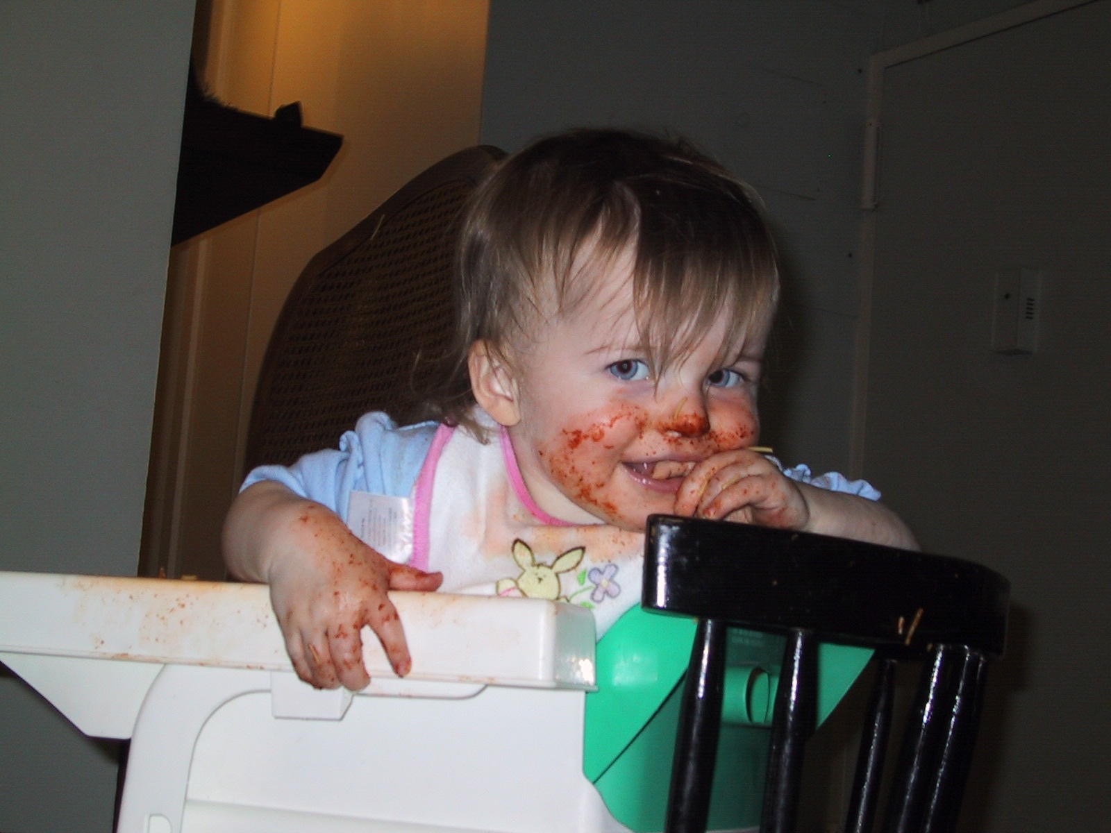 saoirse eating.jpg
