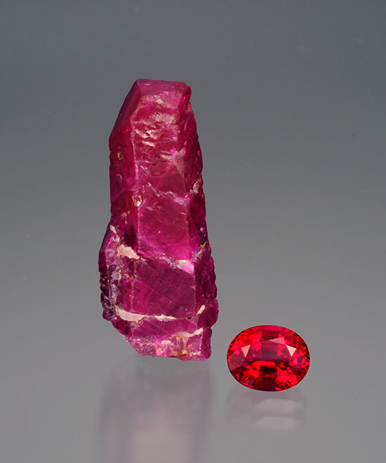 Mong Hsu ruby. The crystal measures 2.8 x 1.0 cm and weighs 27.28 cts. The faceted gem measures 7.79 x 6.30 4.67 mm, and weighs 1.96 cts. (Photo: Wimon Manorotkul)