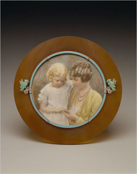 Post commissioned picture frames to complement her small photographs and artwork. (Photo: Hillwood Estate, Museum & Gardens press release)
