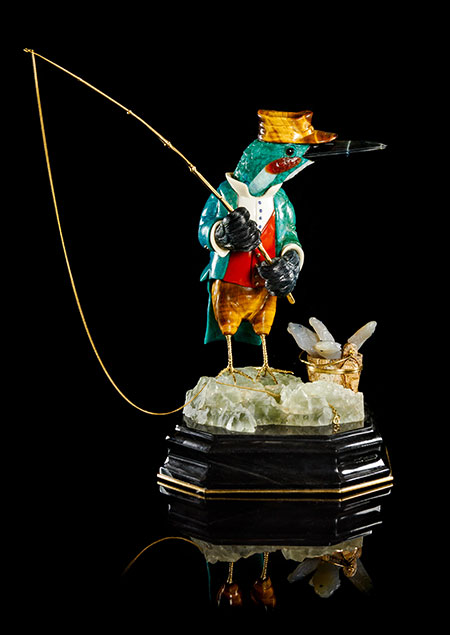 A gold and multi stone carving of "The Kingfisher," Manfred Wild, Idar-Oberstein, Germany, height: 19.7 cm. (Photo courtesy of Leslie Hindman Auctioneers)