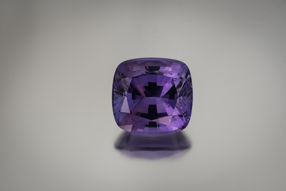 Purple tanzanite , 21.79 carats, 16.8 x 16 x 1.05 mm. (Photo: Mia Dixon)