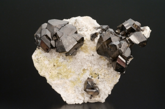 Cassiterite. (Photo: Mia Dixon)