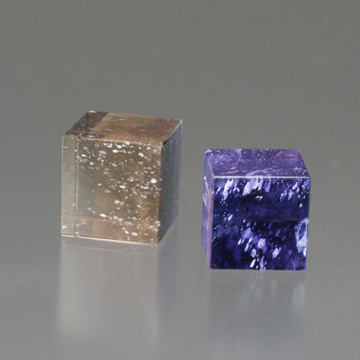 Iolite cubes showing the gem's dichroic properties. (Photo: Mia Dixon)