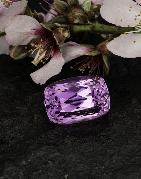 40.34 carat kunzite from the Ocean View mine. (Photo: Mia Dixon)