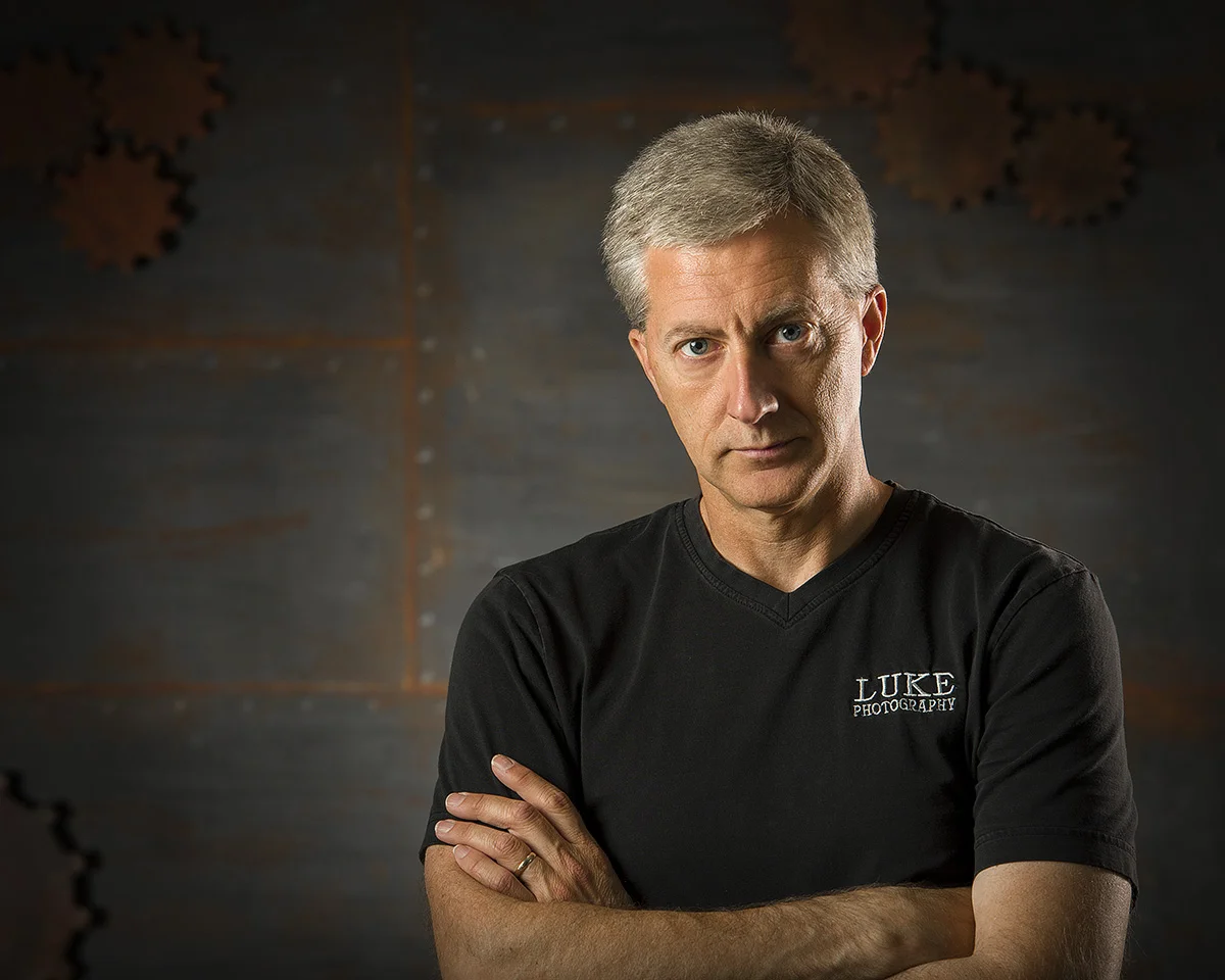 DIY Faux Rusty Industrial Wall Background