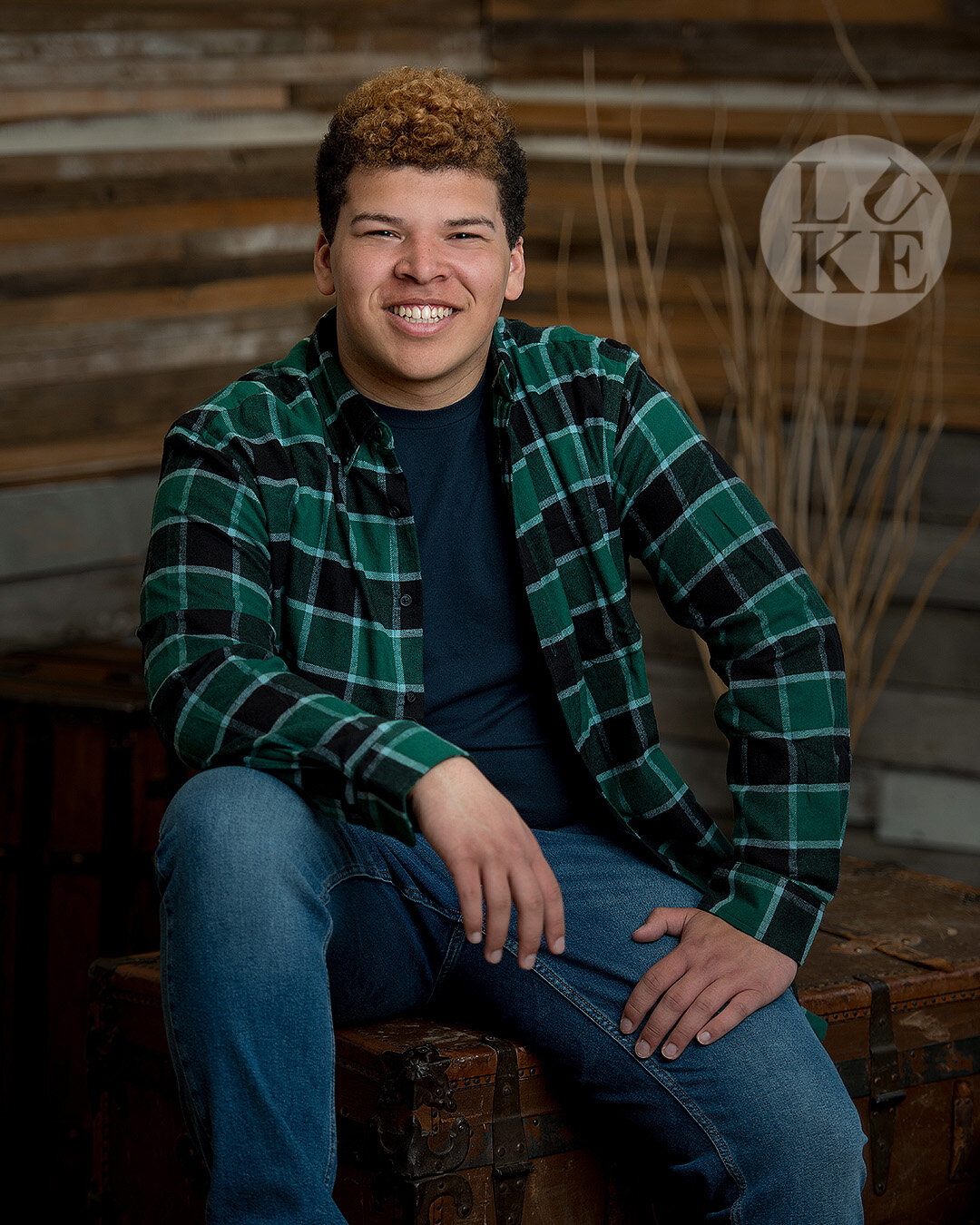 1st Peek: Travis (Fairport HS, 2023 HS Model Team) loves the outdoors, and recently completed a 12-day hiking/camping trip with the Boy Scouts in Philmont, NM.

@travwhite11  @heatherwhite0406 

#LukePhotography #LukePhotoSeniors 
#RochesterPhotograp