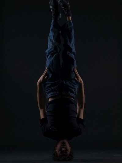 JJ Richardson Breakdancer JJ Richardson grew up in St. Petersburg, Florida and is completing a PhD in Chemical Engineering at the University of Melbourne. As a breakdancer he has taught, competed and performed in various countries around the globe over the last 12 years. Projects with SIGNAL and the Boys and Girls Club of Alachua County have focused on empowering athletic and creative youth. JJ advocates the positives of hip hop culture and emphasizes the importance of connecting diverse cultures through artistic expression.
