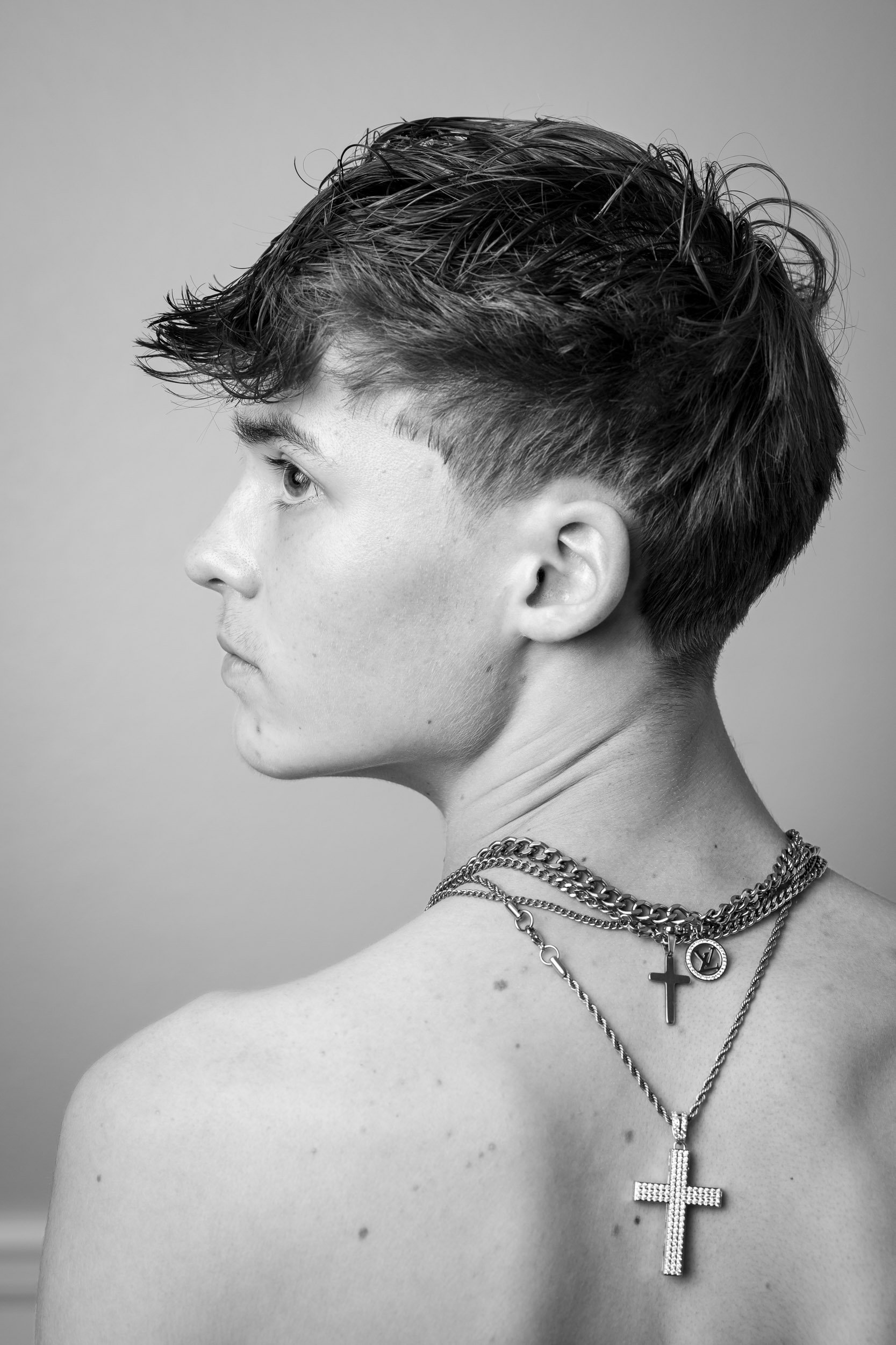 Logan and his gold chains / 2023