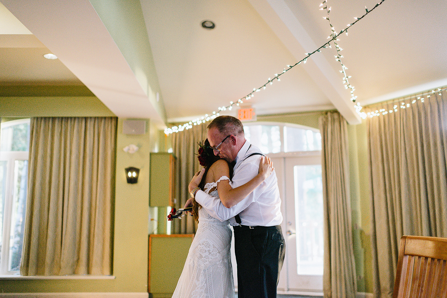 Muskoka-Cottage-Wedding-Photography-Photographer_Photojournalistic-Documentary-Wedding-Photography_Bogo-Wedding-Father-and-Daughter-Bride.jpg
