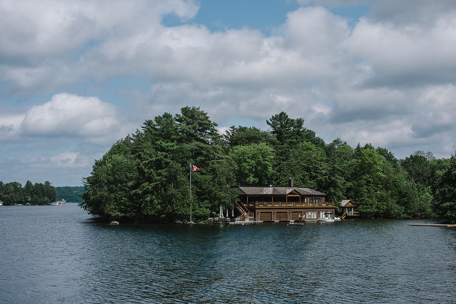 Muskoka-Cottage-Wedding-Photography-Photographer_Photojournalistic-Documentary-photography-Toronto-Wedding-Photographer-Fine-Art-Editorial-Candid-Details.jpg