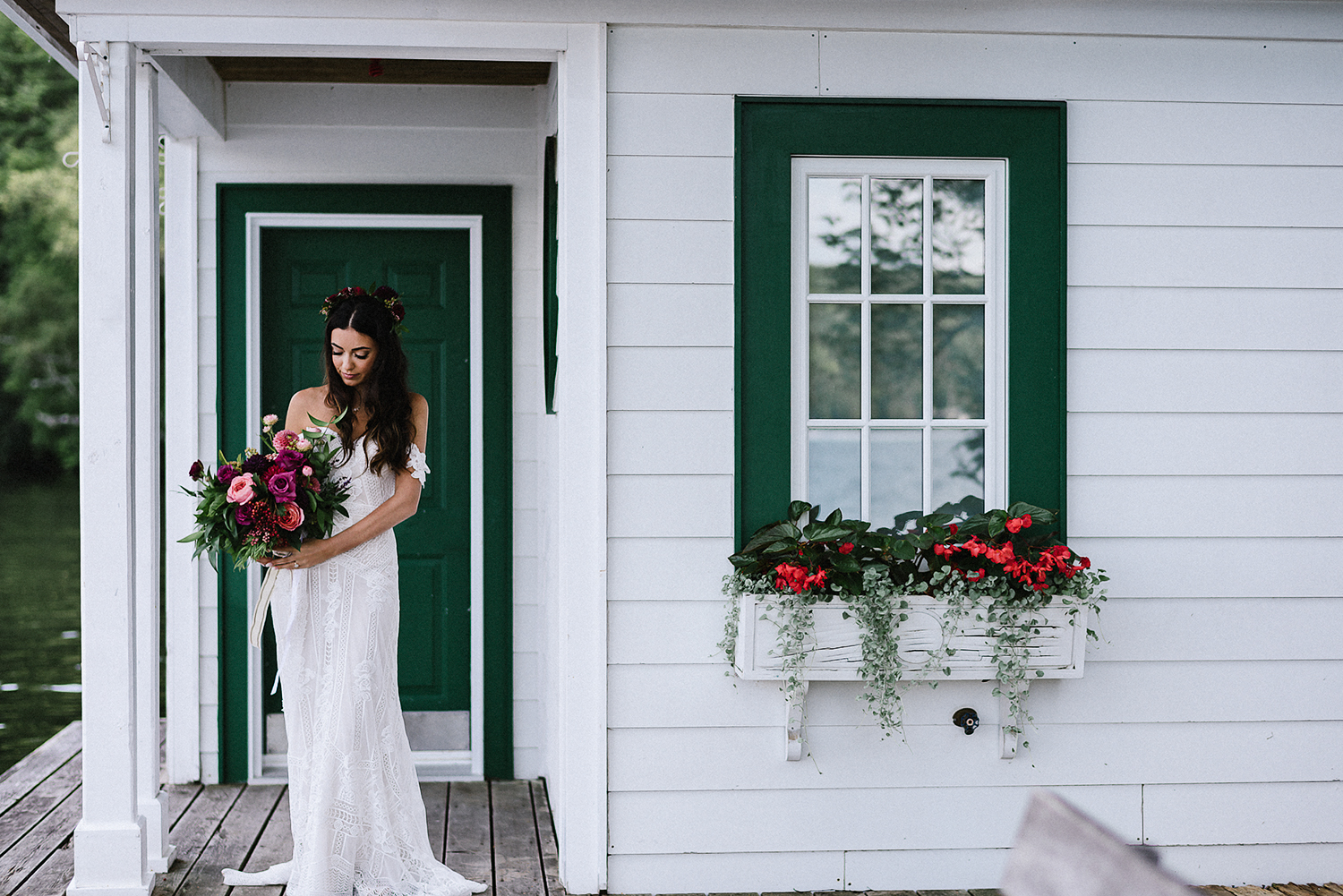 Muskoka-Cottage-Wedding-Photography-Photographer_Photojournalistic-Documentary-Wedding-Photography_Vintage-Bride-Sherwood-Inn-Lake-Wedding-Venue-Romantic-Bridal-Portrait.jpg
