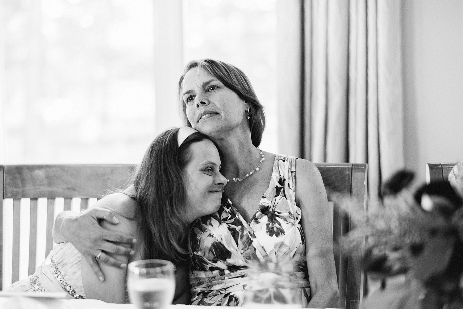 Muskoka-Cottage-Wedding-Photography-Photographer_Photojournalistic-Documentary-Wedding-Photography_Vintage-Bride-Toronto-Wedding-Photographers-Reception-candid-mother-and-daughter.jpg