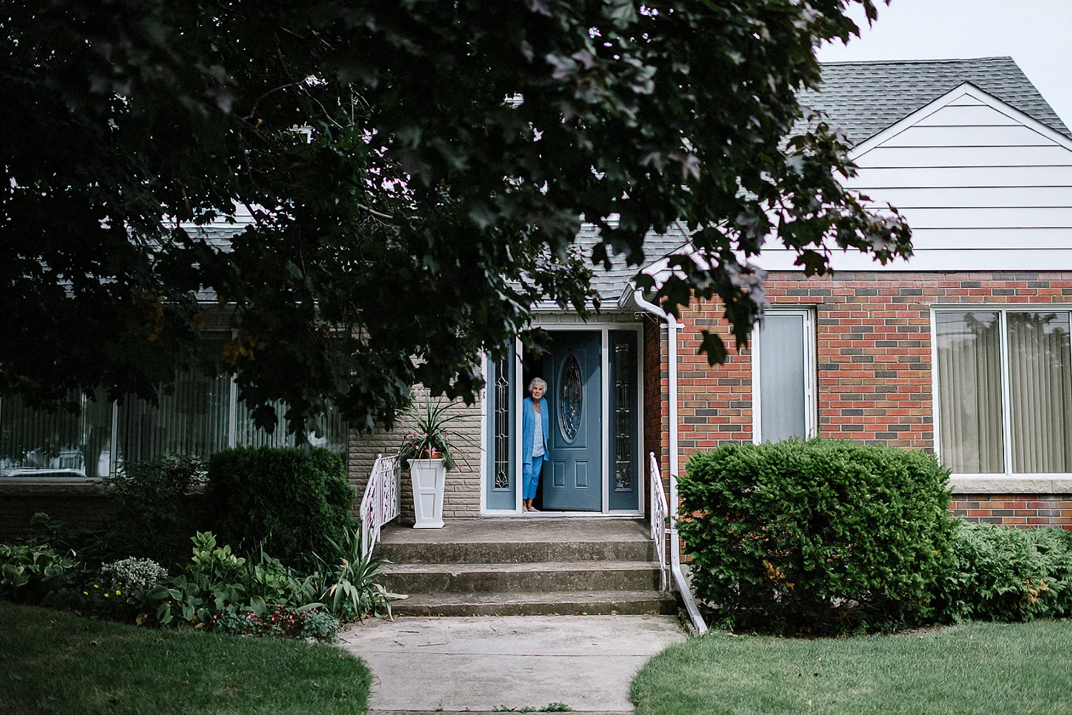 Toronto-Wedding-Photographers-with-natural-photojournalistic-documentary-style-3b-photo-Niagara-on-the-Lake-Wedding-Getting-REady-in-Port-Dalhousie-childhood-hom-mother-of-bride-candid.jpg