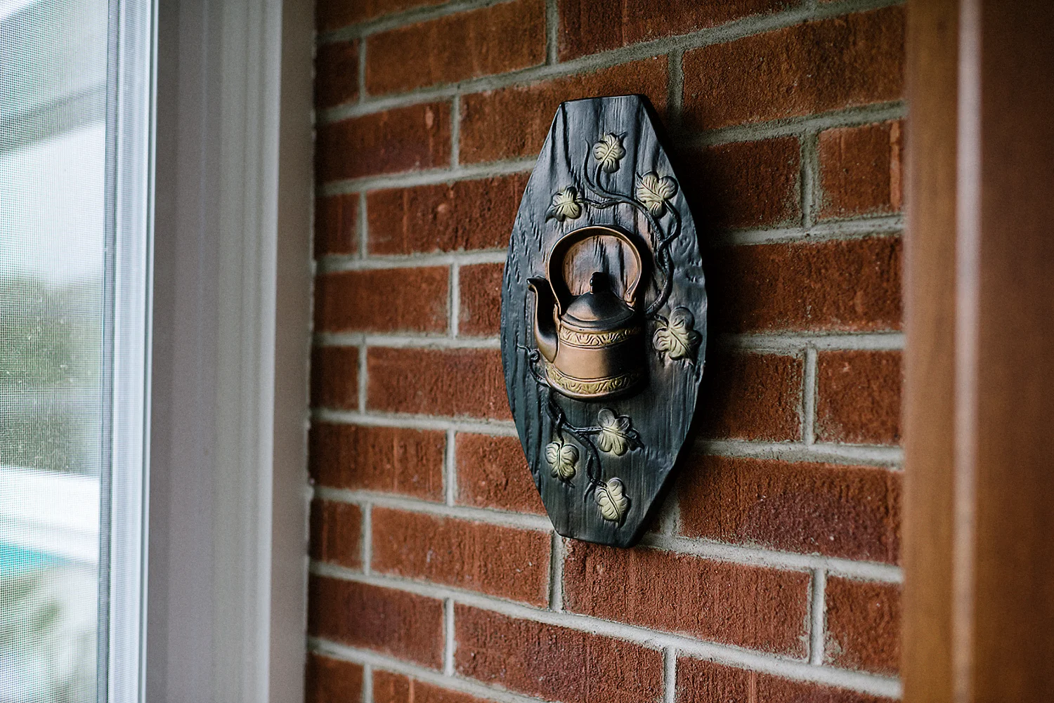 Toronto-Wedding-Photographers-with-natural-photojournalistic-documentary-style-3b-photo-Niagara-on-the-Lake-Wedding-Getting-REady-in-Port-Dalhousie-childhood-Home-Brides-Childhood-Home.jpg