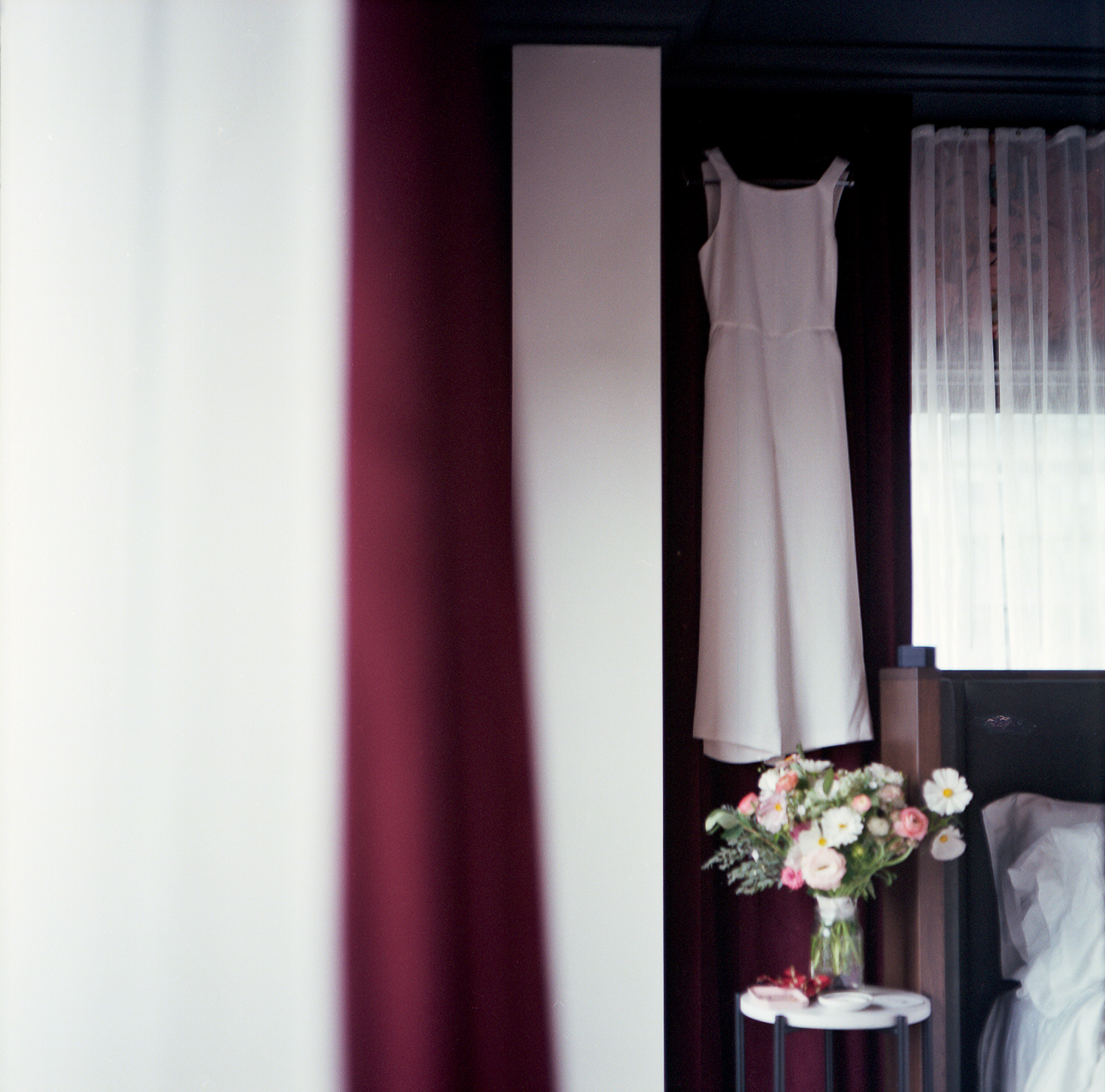Fuji-Reala-100_Mamiya_Jumpsuit-White-Aritzia-Bride.jpg
