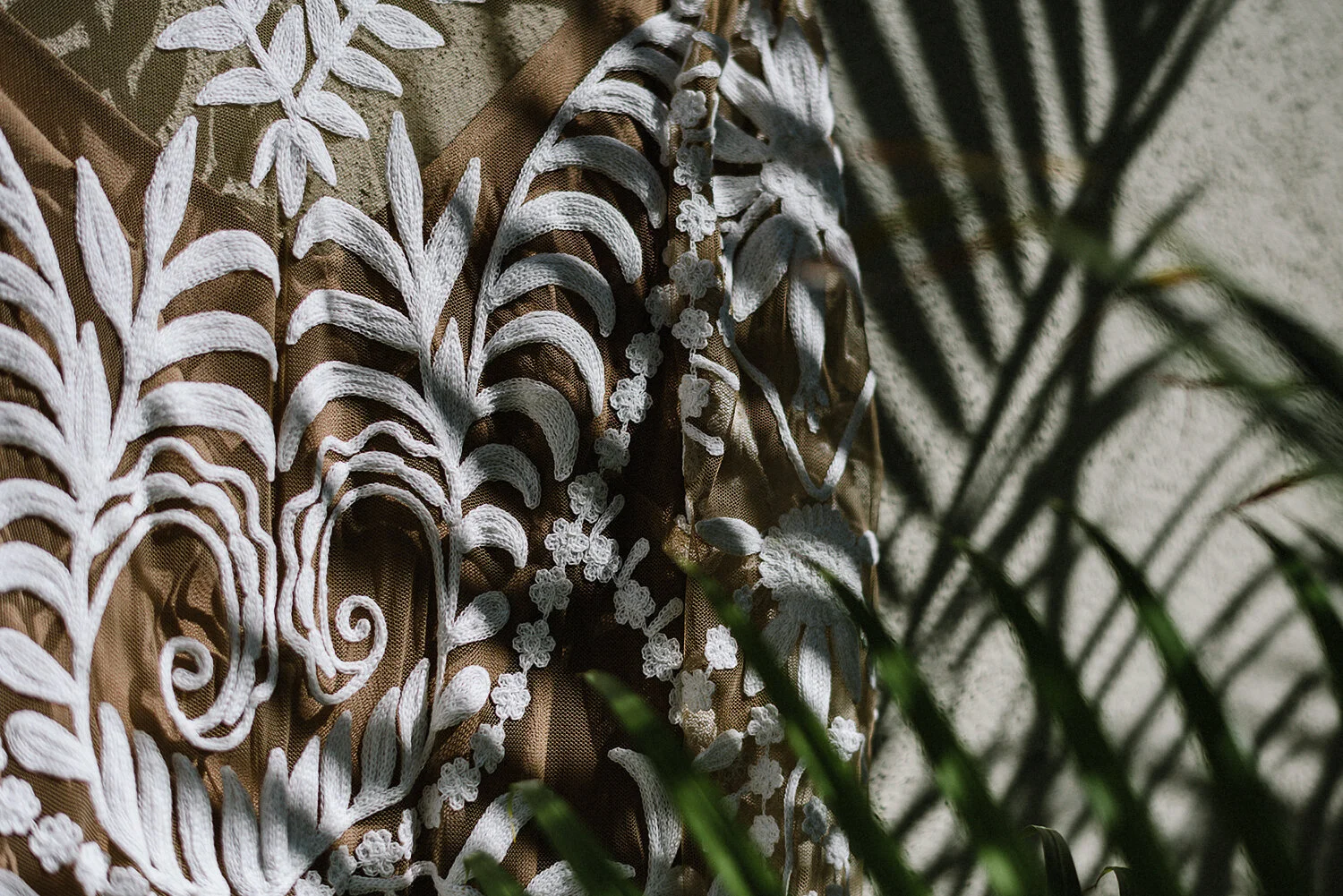 369-destination-wedding-cabo-san-lucas-ventanas-private-residence-alternative-toronto-wedding-photographer-bride-getting-ready-tattooed-bride-hipster-wedding-dress-rue-de-seine-loversland-lace-dress-details-badass-palm-trees-shadows.JPG