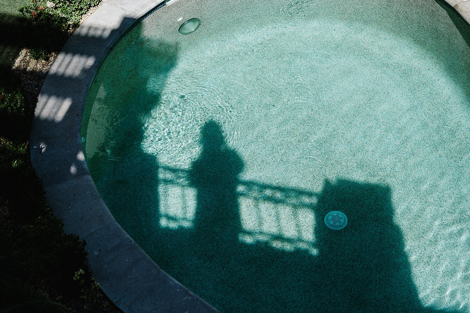 371-destination-wedding-cabo-san-lucas-ventanas-private-residence-alternative-toronto-wedding-photographer-details-palm-trees-pool-backyard-self-portrait-shadow.JPG