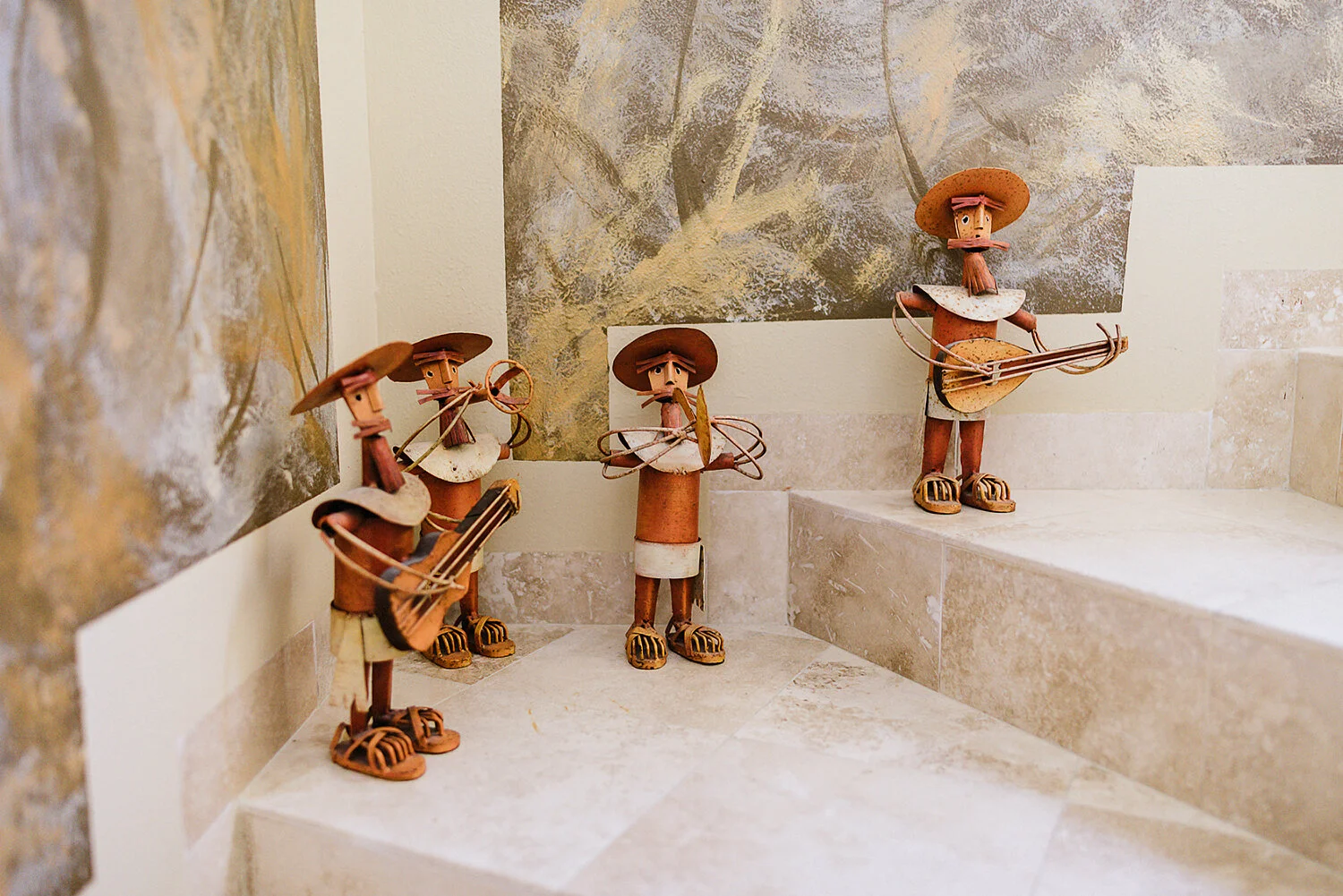 378-destination-wedding-cabo-san-lucas-ventanas-private-residence-alternative-toronto-wedding-photographer-details-palm-trees-pool-backyard-figurines.JPG