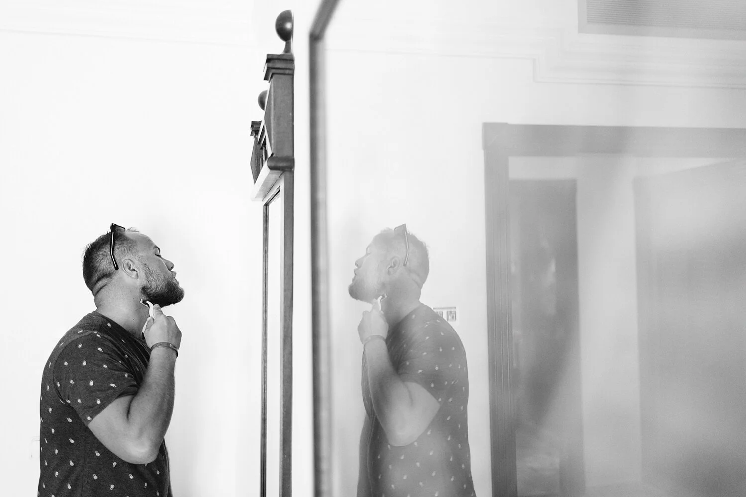 392-cabo-san-lucas-wedding-travelling-destination-wedding-photographer-based-out-of-toronto-best-wedding-photographers-hipster-trendy-documentary-style-mexico-wedding-details-groom-getting-ready-shaving-candid-moment.JPG