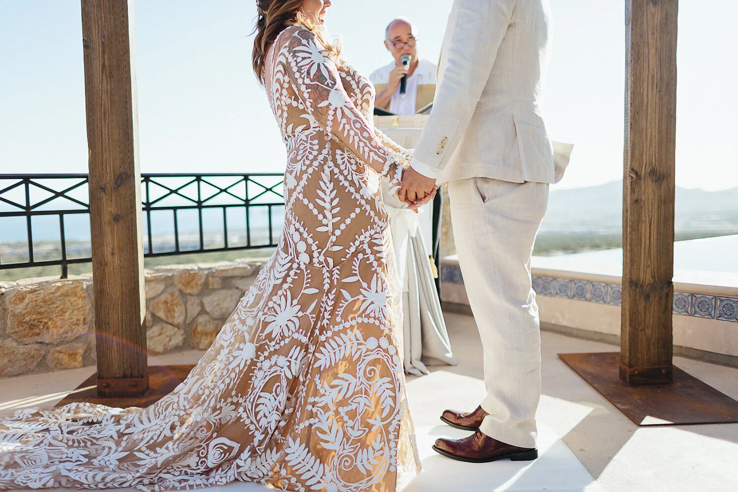 408-cabo-san-lucas-wedding-travelling-destination-wedding-photographer-toronto-wedding-photographers-3b-photography-hipster-trendy-documentary-style-mexico-wedding-ceremony-bride-and-groom-vows-ocean-view-cabo-holding-hands.JPG