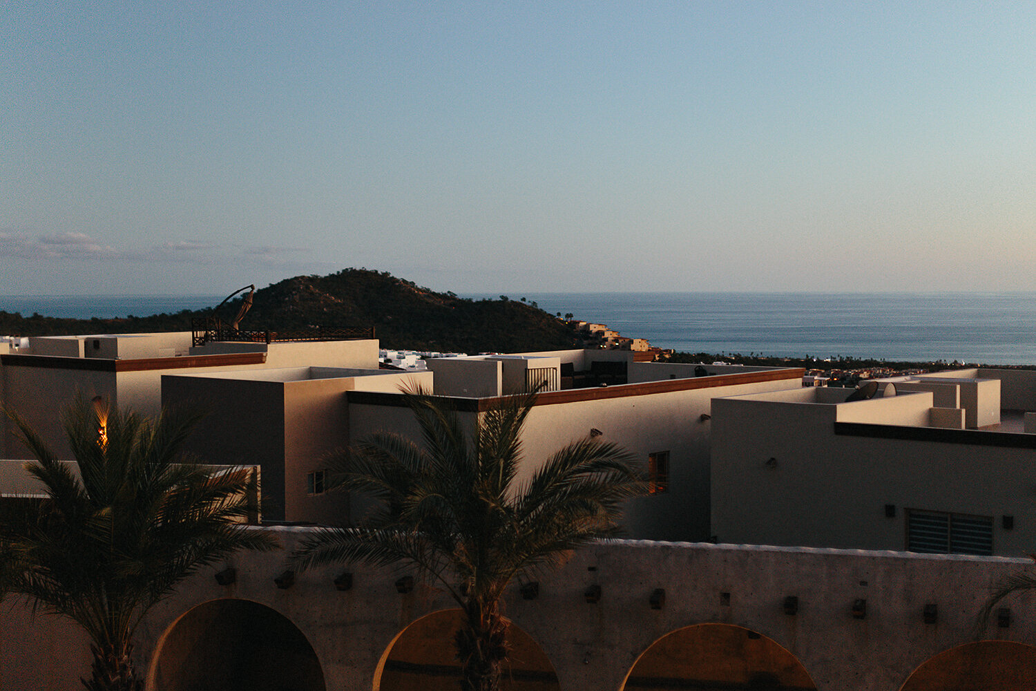 442-cabo-san-lucas-junebug-weddings-green-wedding-shoes-toronto-wedding-photographer-3b-photography-ventanas-private-club-mexico-reception-view.JPG