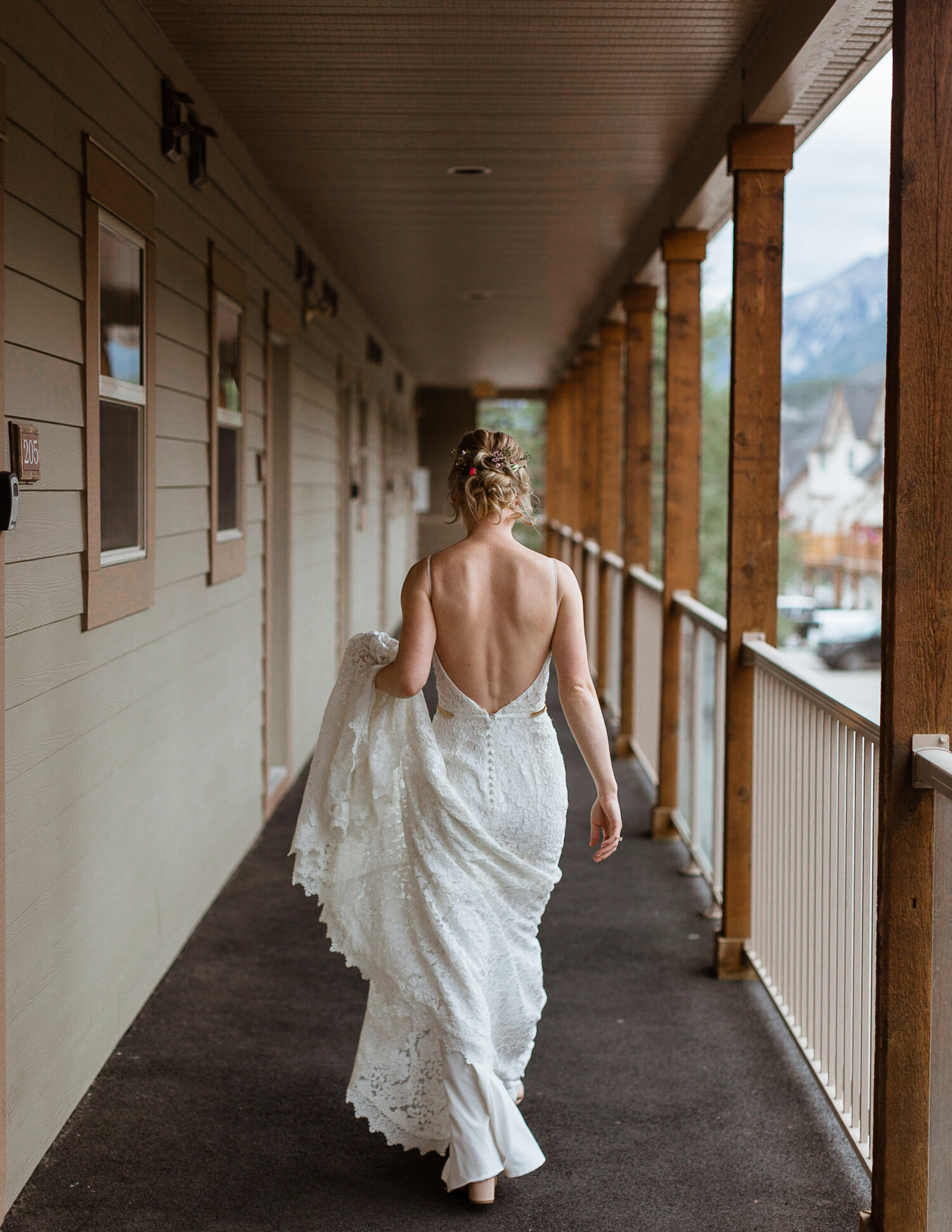 24-Canmore-Alberta-Real-Wedding-Best-Wedding-Photographers-26.JPG