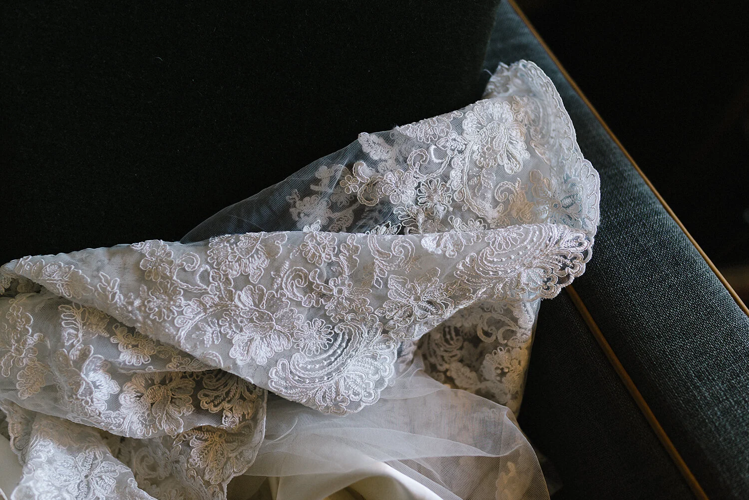 6-bride-project-wedding-dress-broadview-hotel-real-wedding-in-downtown-toronto-best-venues.JPG