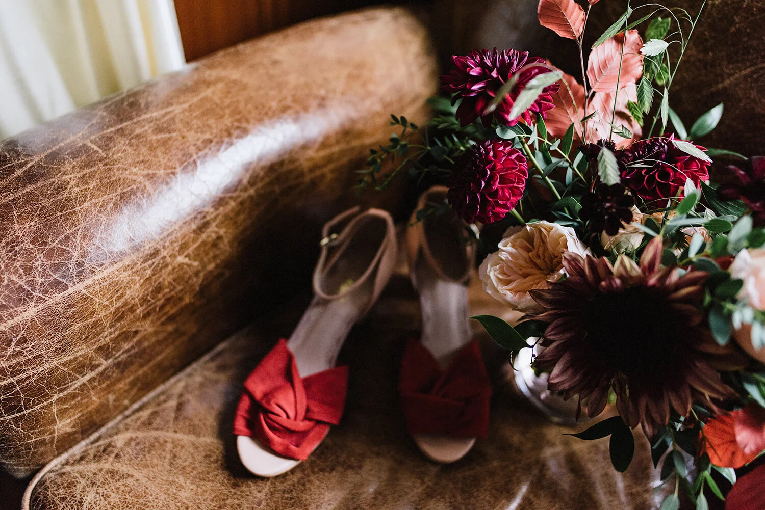 drake-hotel-elopement-toronto-downtown-city-photographer-small-venue-vintage-bar-restaurant-2.JPG