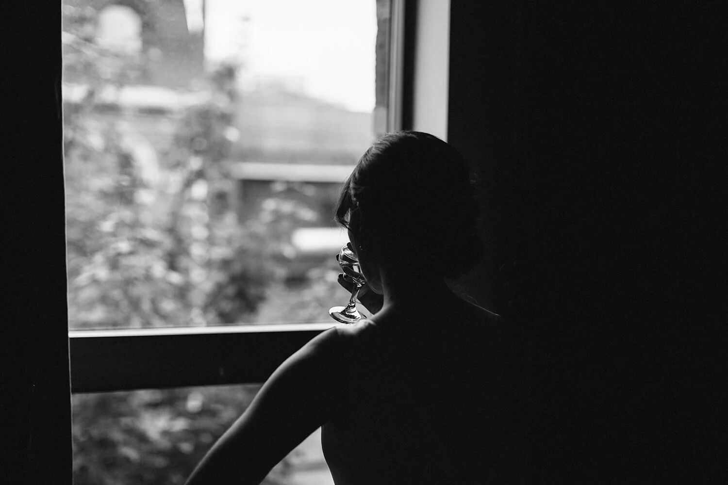 drake-hotel-elopement-toronto-downtown-city-photographer-small-venue-vintage-bar-restaurant-19.JPG