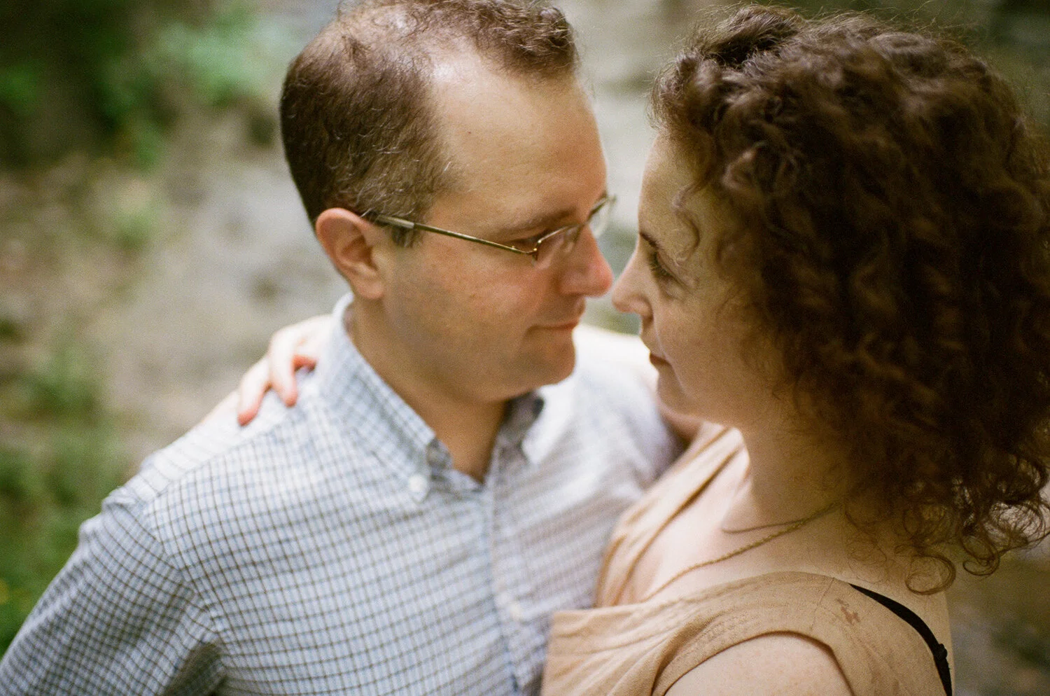 engagement-photos-toronto-summer-ravine-location-ideas-guide-portrait-photographer-toronto-5.jpg