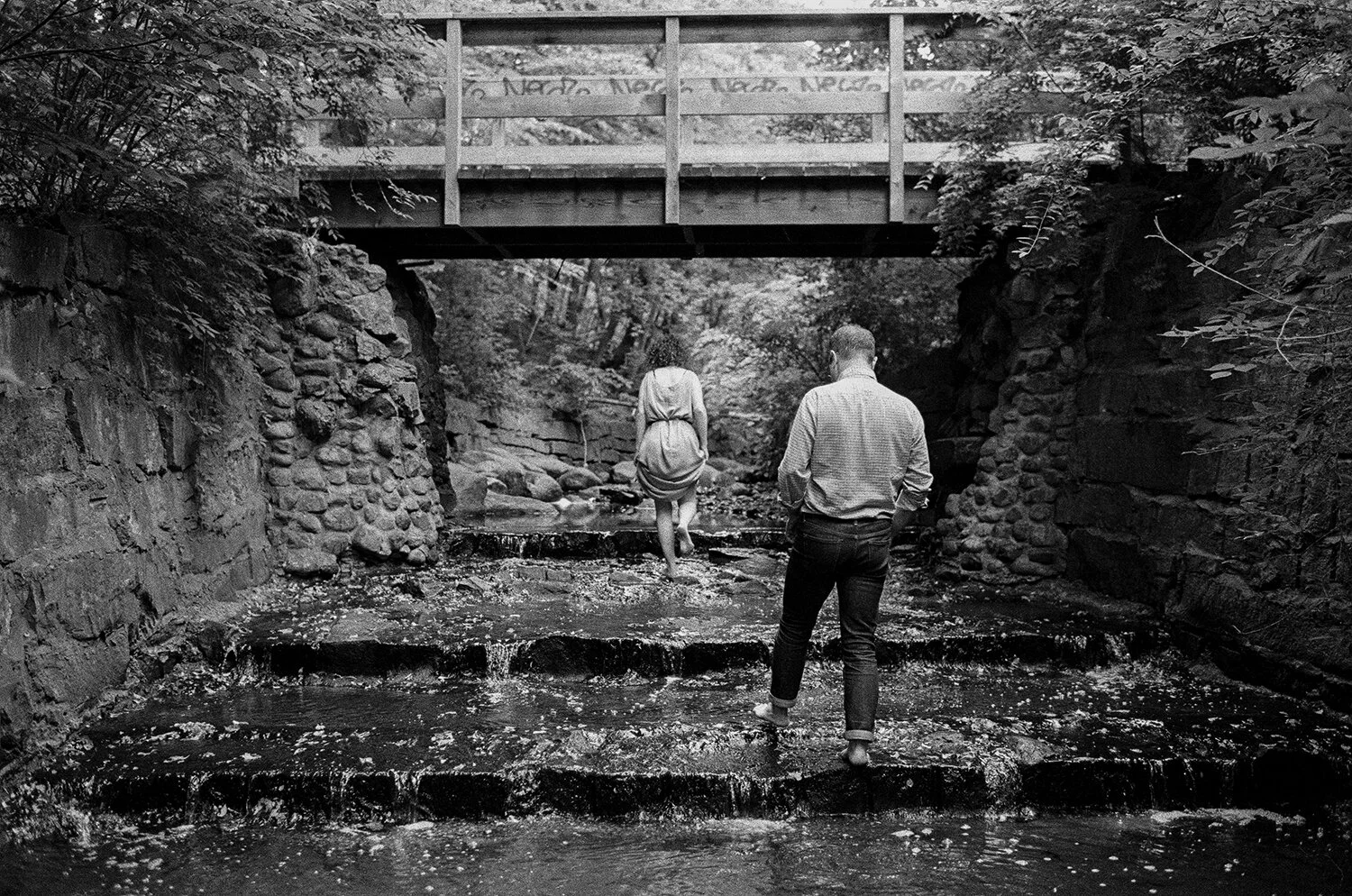 engagement-photos-toronto-summer-ravine-location-ideas-guide-portrait-photographer-toronto-7.jpg