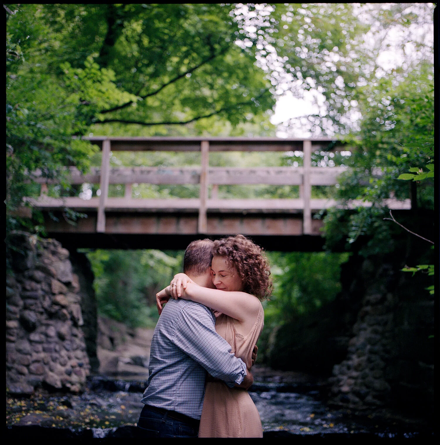 engagement-photos-toronto-summer-ravine-location-ideas-guide-portrait-photographer-toronto-9.jpg