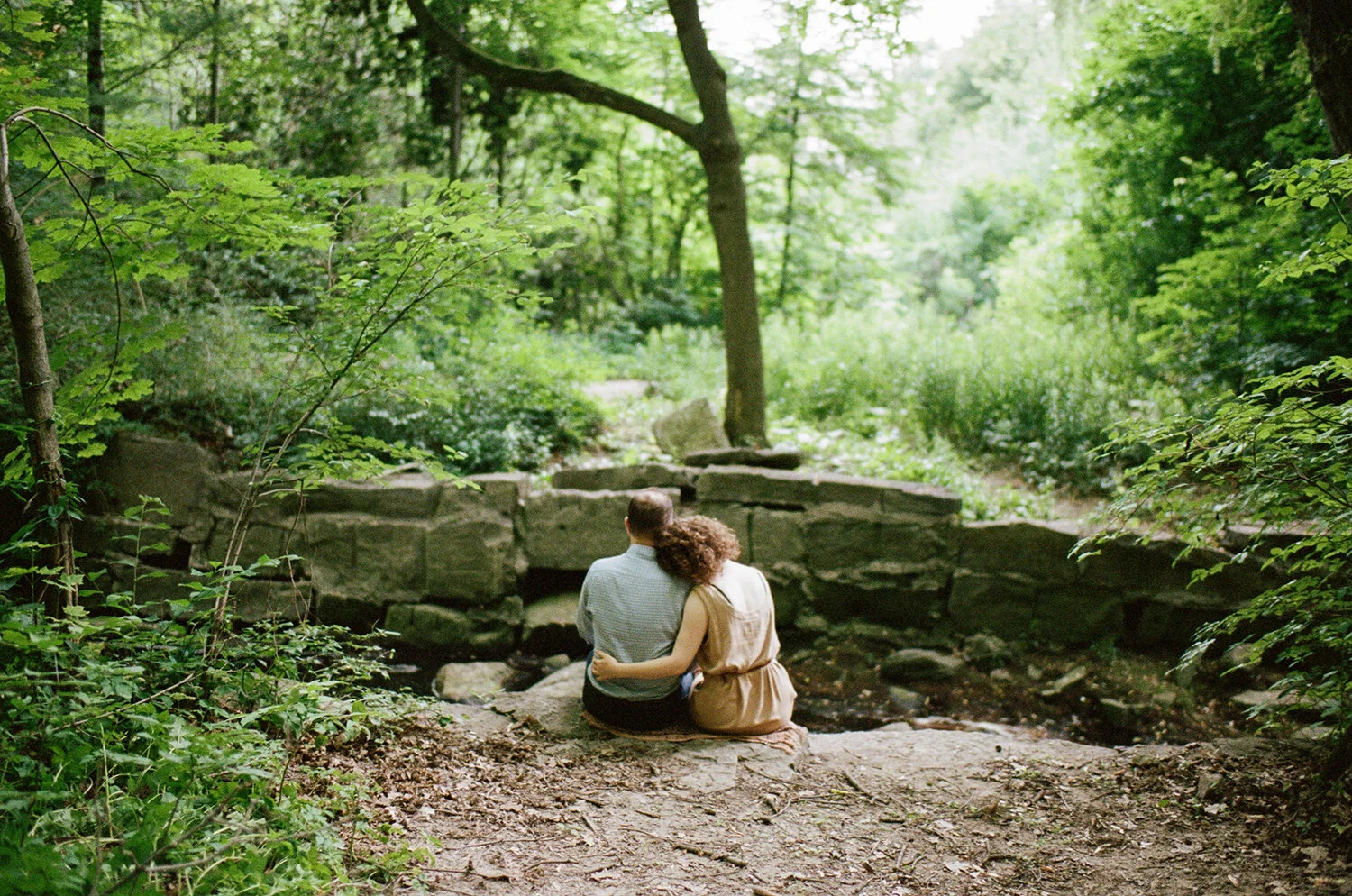 engagement-photos-toronto-summer-ravine-location-ideas-guide-portrait-photographer-toronto-24.jpg