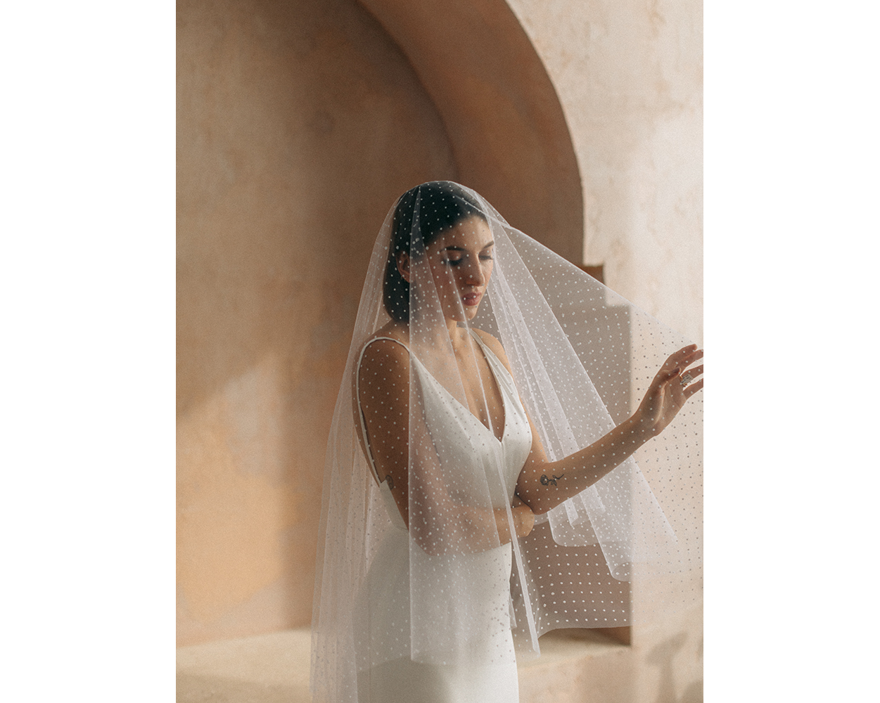 Bridal-Collection-2021-Campaign-Lookbook-Fashion-Trending-Aurelia-Hoang-Eclipse-28.PNG