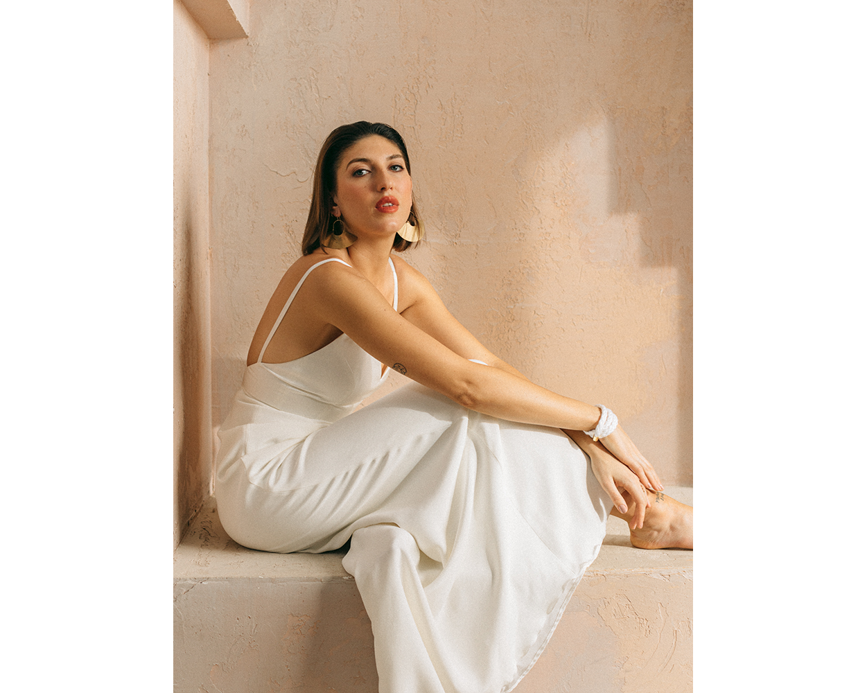 Bridal-Collection-2021-Campaign-Lookbook-Fashion-Trending-Aurelia-Hoang-Eclipse-31.PNG