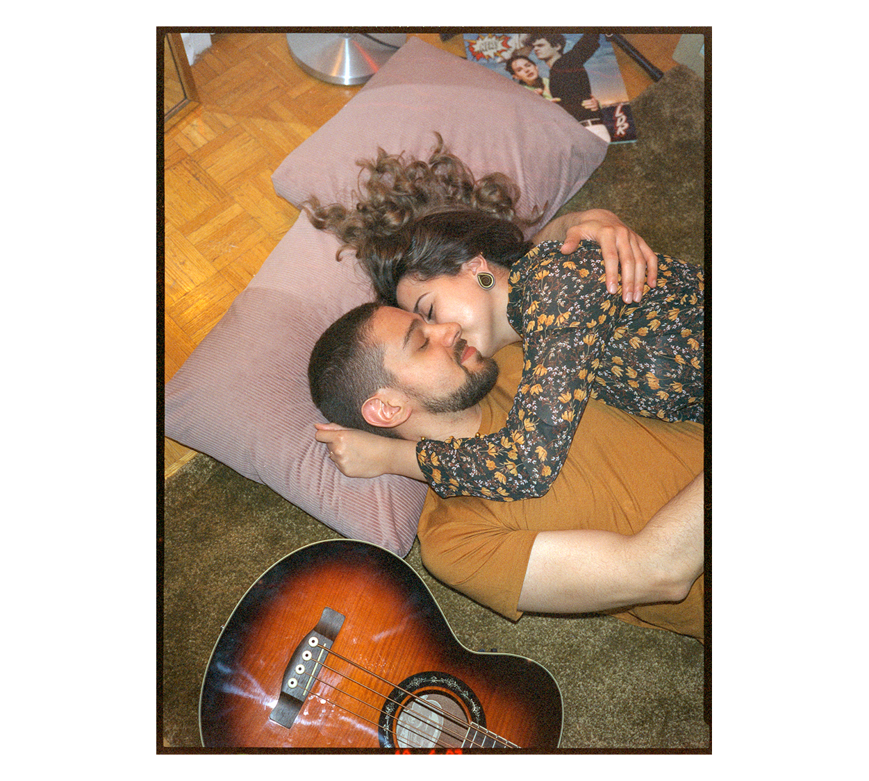 Vintage-Cool-Hipster-Alternative-in-home-couples-engagement-photos-music-vinyl-in-toronto-20.PNG