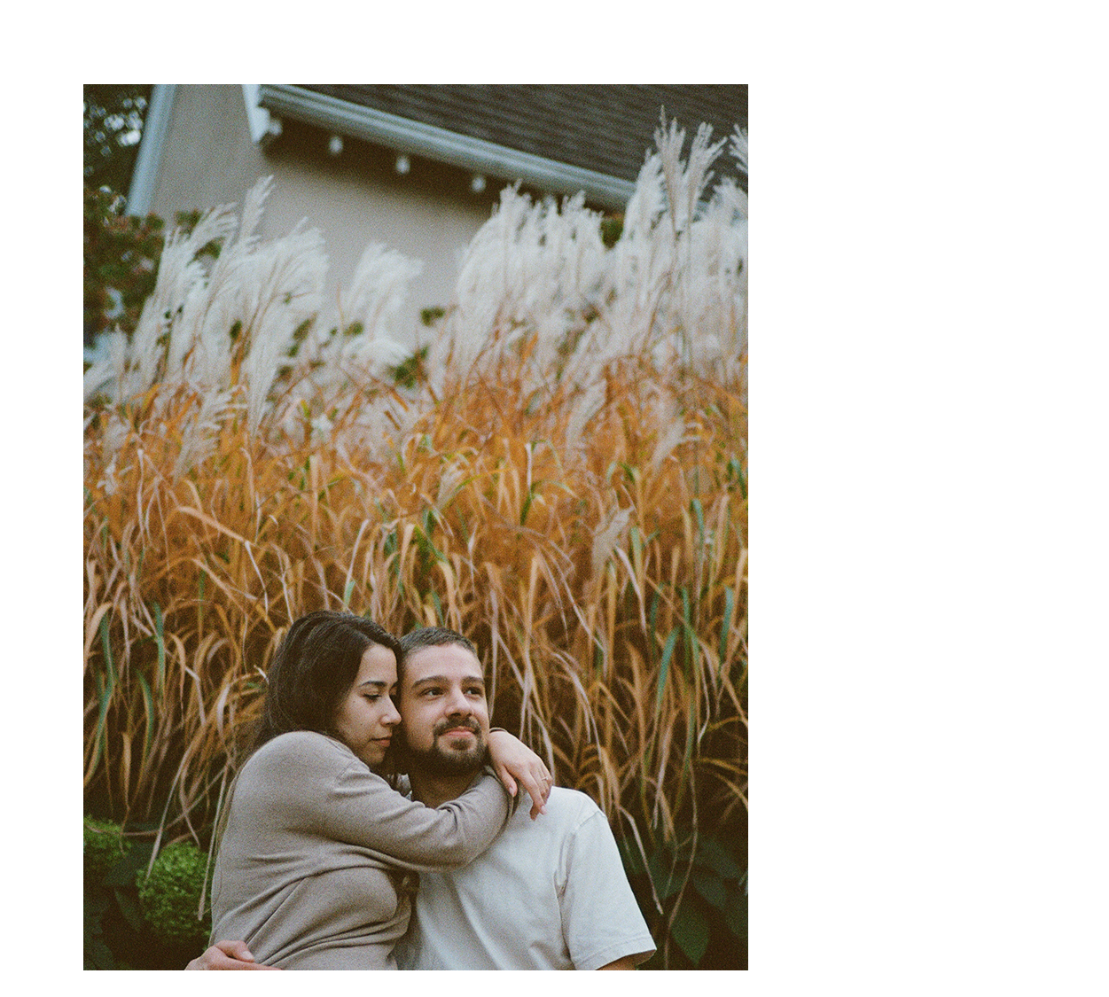 Vintage-Cool-Hipster-Alternative-in-home-couples-engagement-photos-music-vinyl-in-toronto-50.PNG