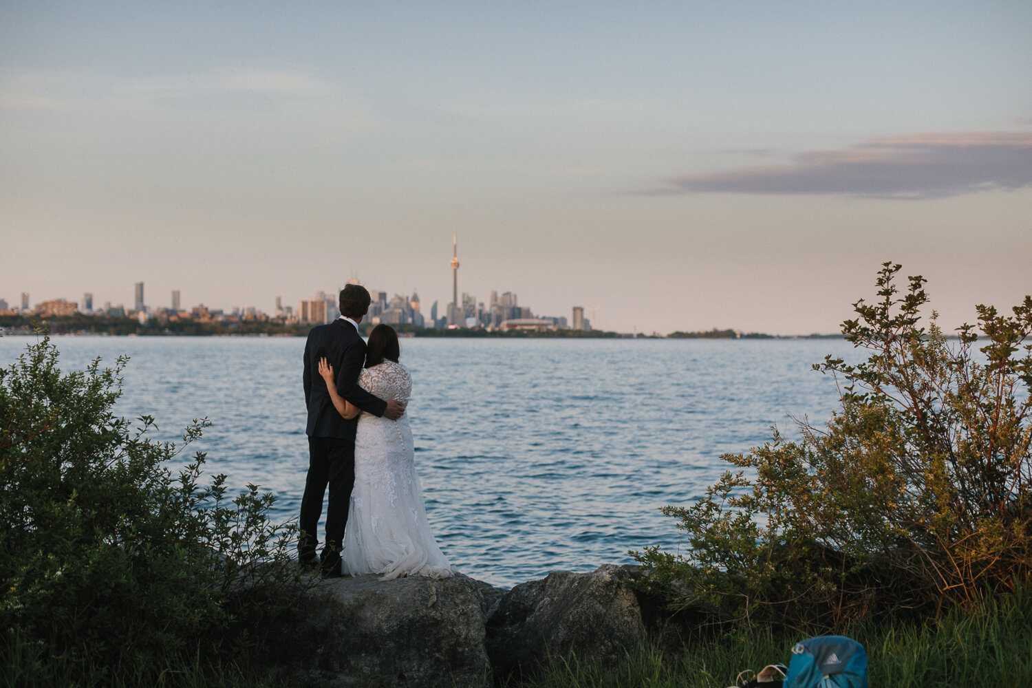 humber-bay-park-hiking-elopement-toronto-etobicoke-wedding-photography-adventure-best-skyline-views-7.JPG