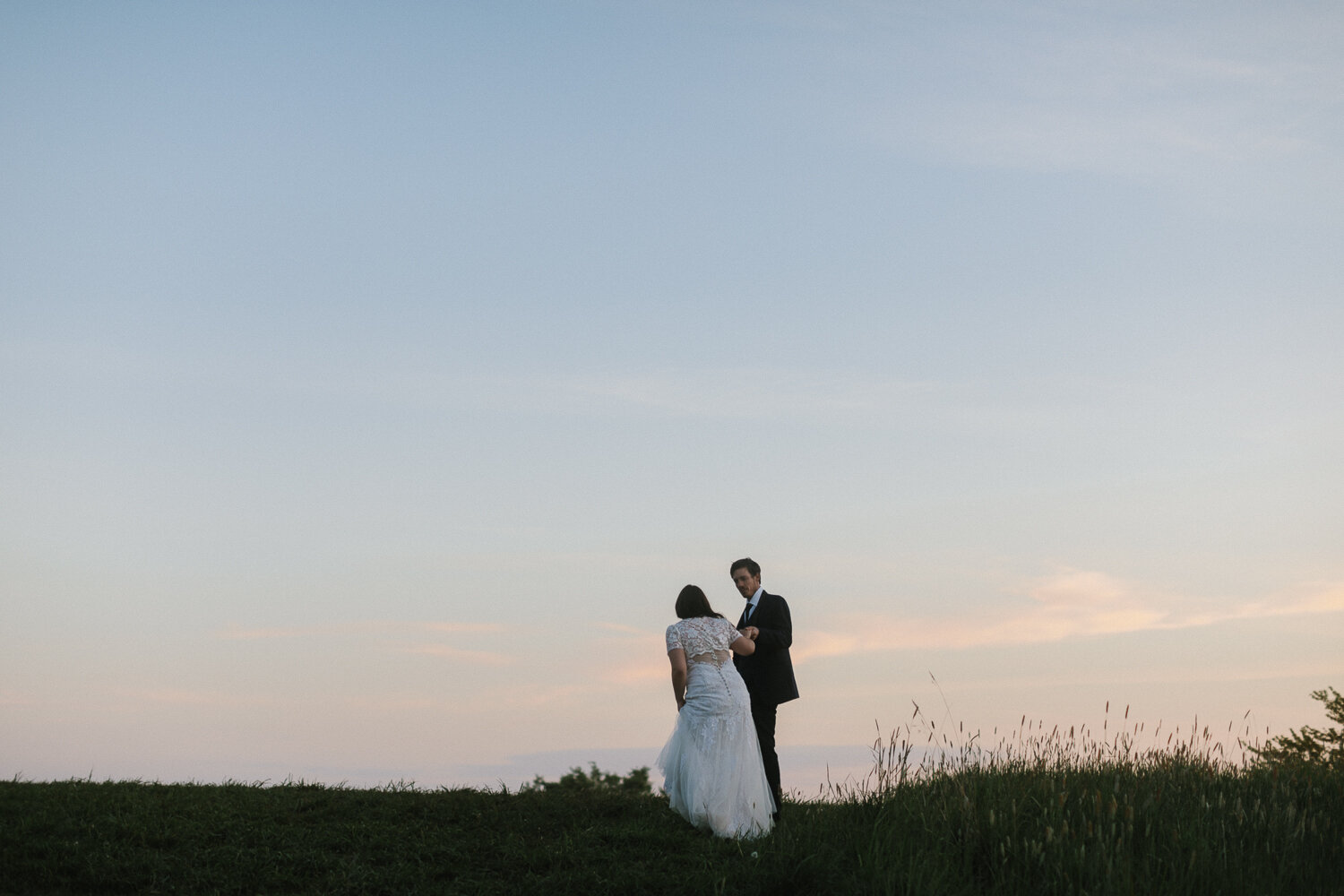 humber-bay-park-hiking-elopement-toronto-etobicoke-wedding-photography-adventure-best-skyline-views-16.JPG