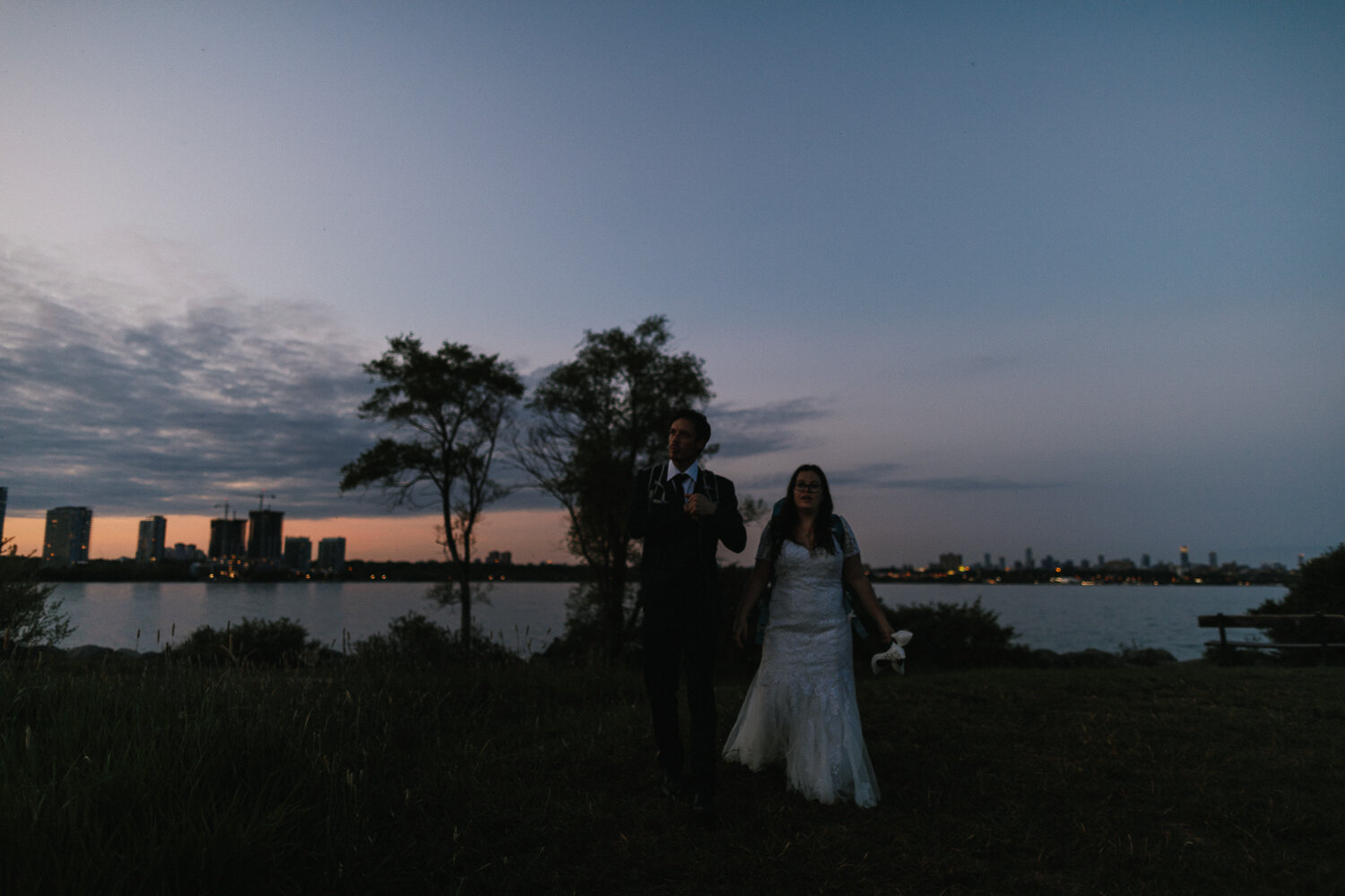 humber-bay-park-hiking-elopement-toronto-etobicoke-wedding-photography-adventure-best-skyline-views-27.JPG