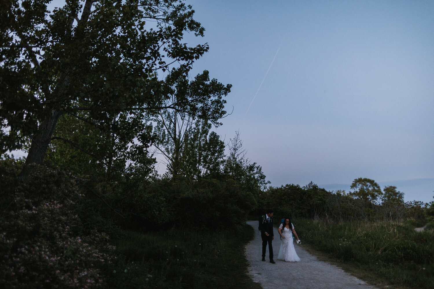 humber-bay-park-hiking-elopement-toronto-etobicoke-wedding-photography-adventure-best-skyline-views-33.JPG