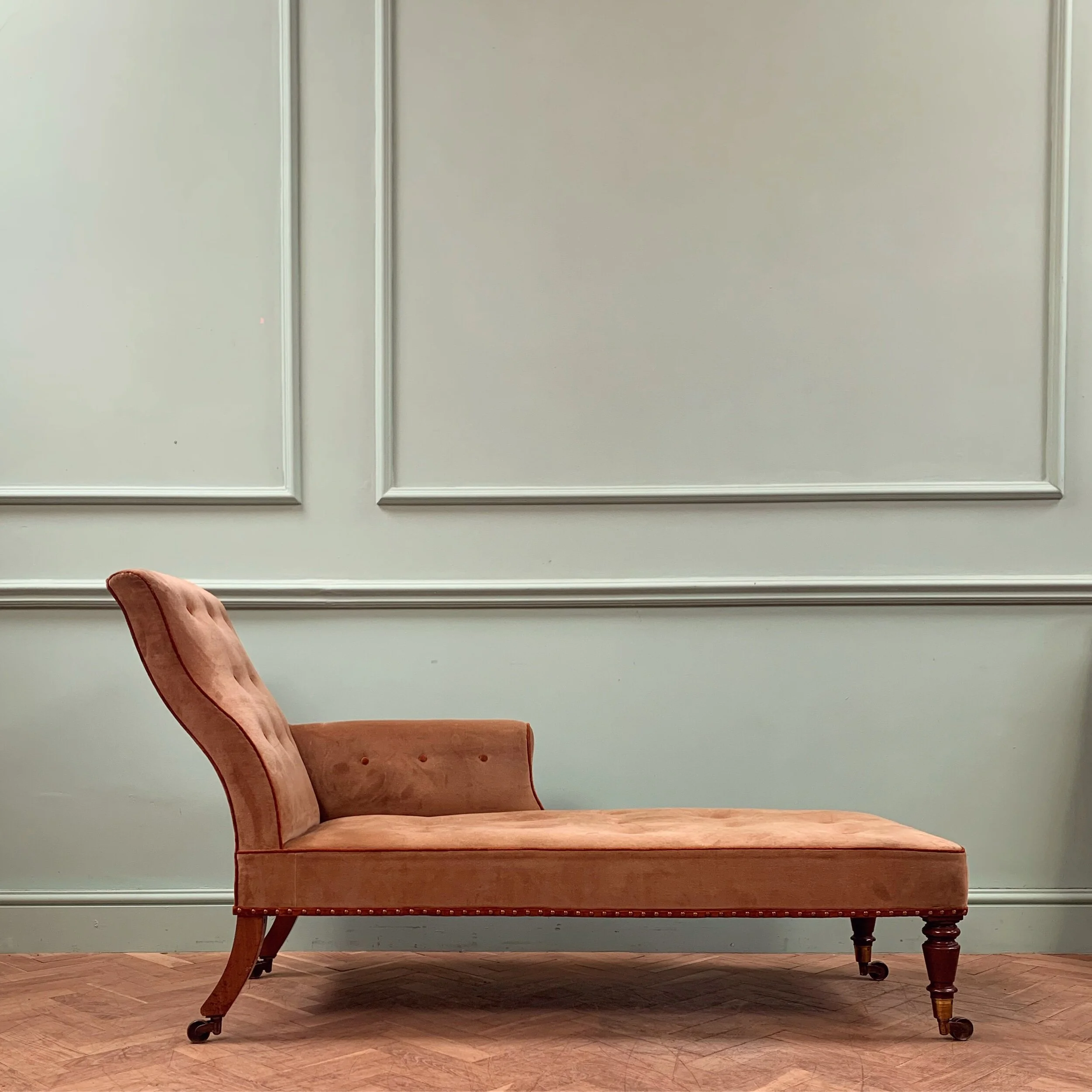 9BC07787-AF37-4652-86FA-42763276BBD8