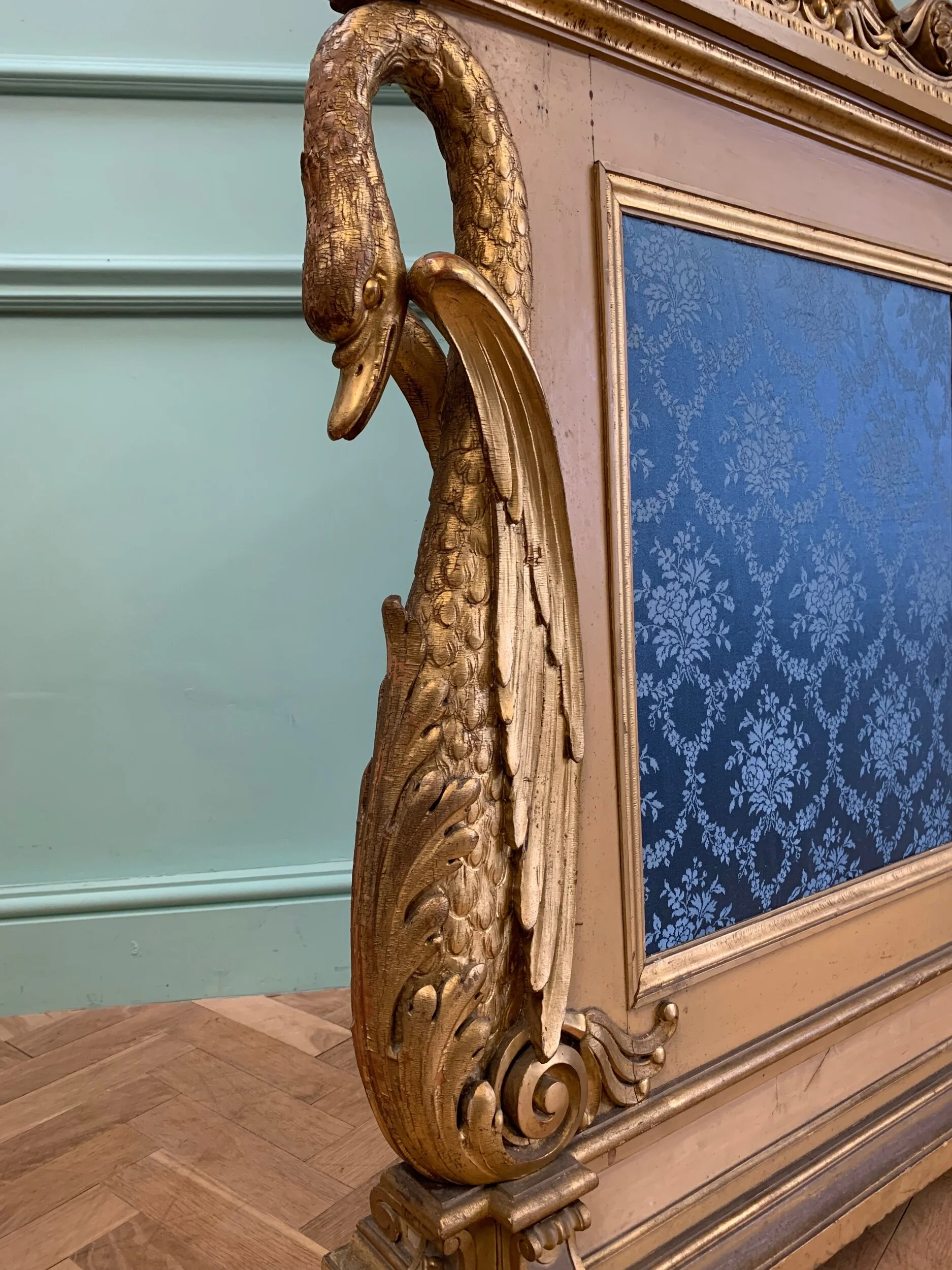 FC284B76-1089-4A98-818C-ABAE82E9AF7F