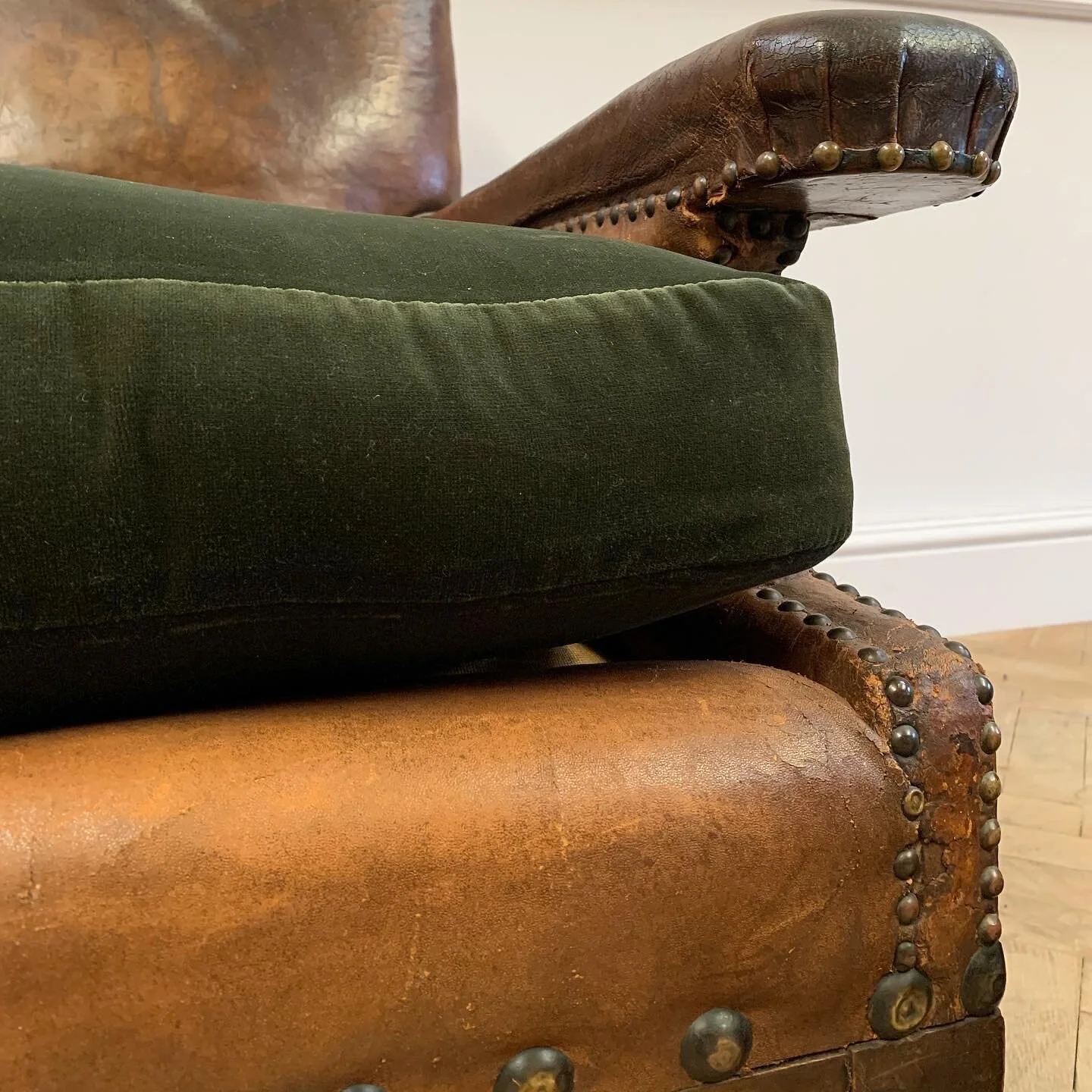 BE773FB4-CD97-4D6E-90AB-EC0E21B95827